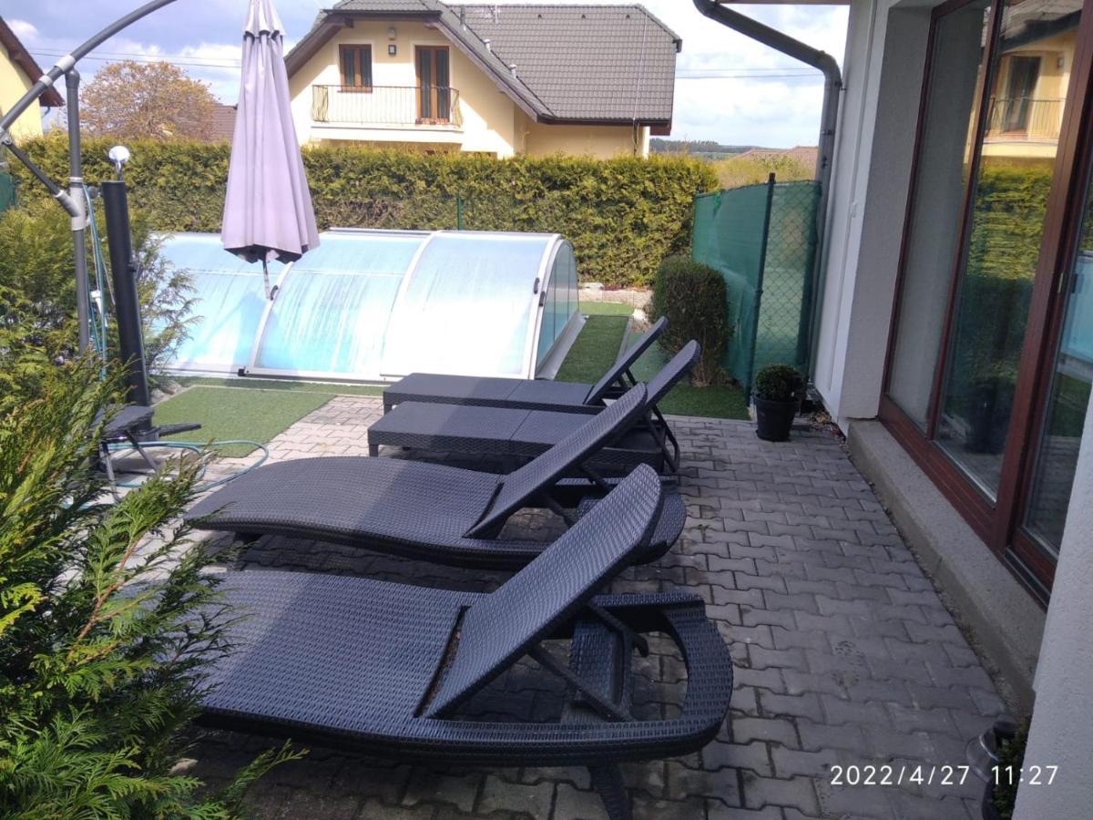 Relaxklub Villa S Wellness Tremosna Bagian luar foto