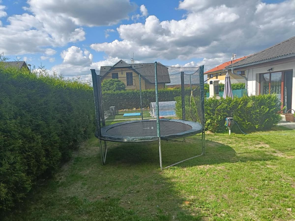 Relaxklub Villa S Wellness Tremosna Bagian luar foto