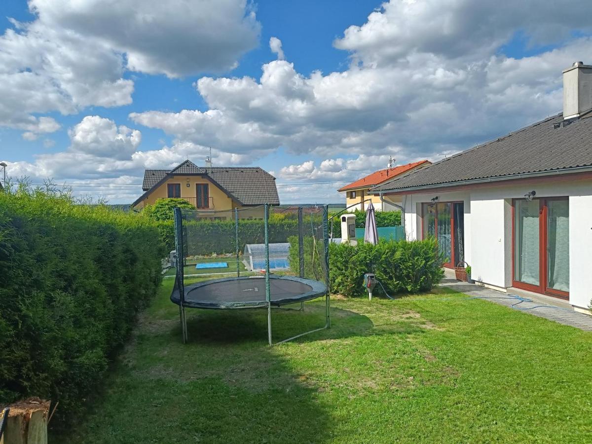 Relaxklub Villa S Wellness Tremosna Bagian luar foto