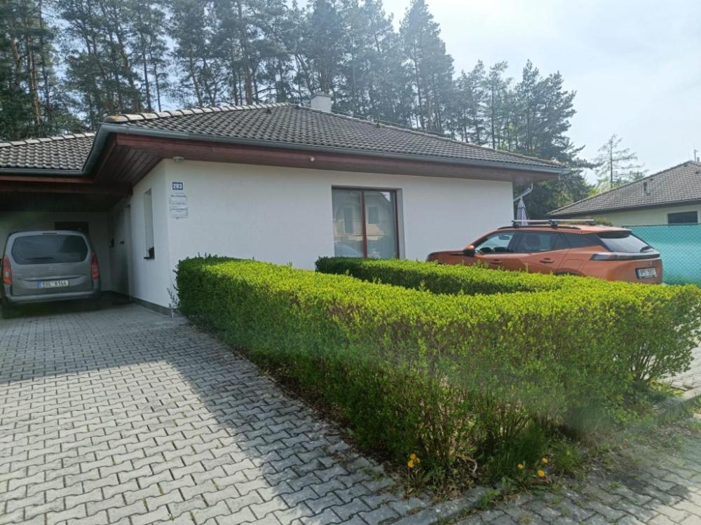 Relaxklub Villa S Wellness Tremosna Bagian luar foto